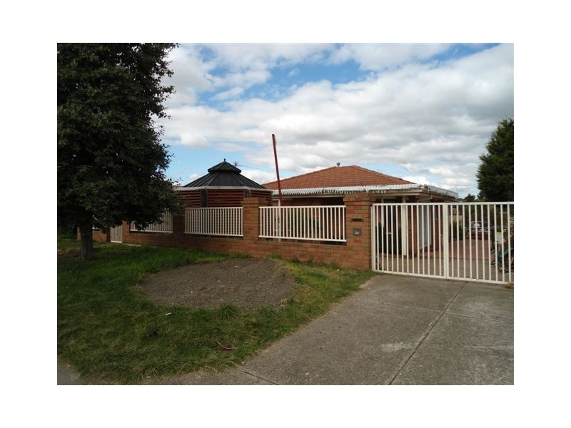 21 Cassinia Crescent, Meadow Heights VIC 3048