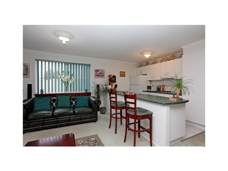 60 Mulberry Pass, Craigieburn VIC 3064