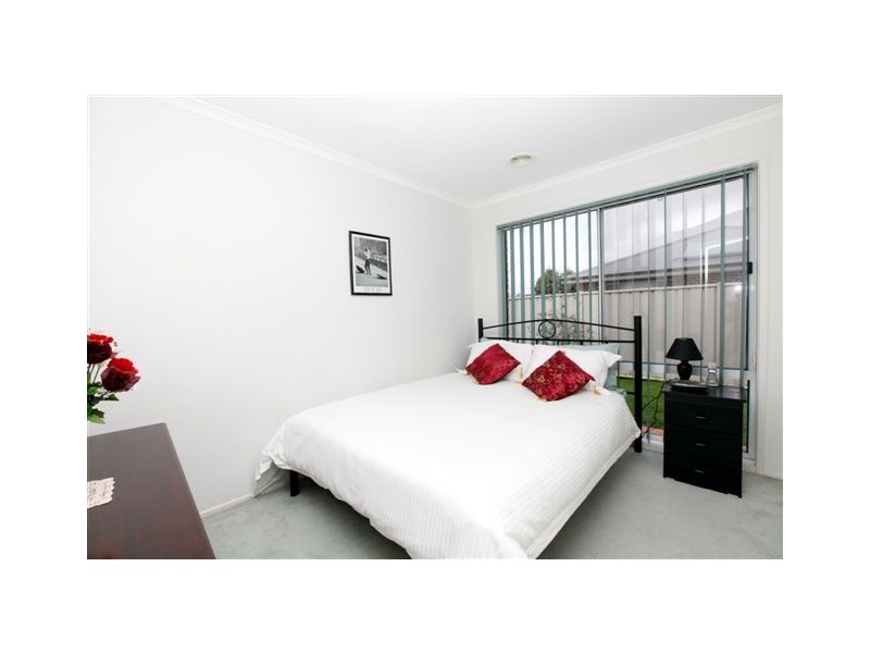 60 Mulberry Pass, Craigieburn VIC 3064