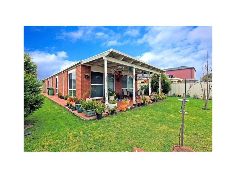 60 Mulberry Pass, Craigieburn VIC 3064