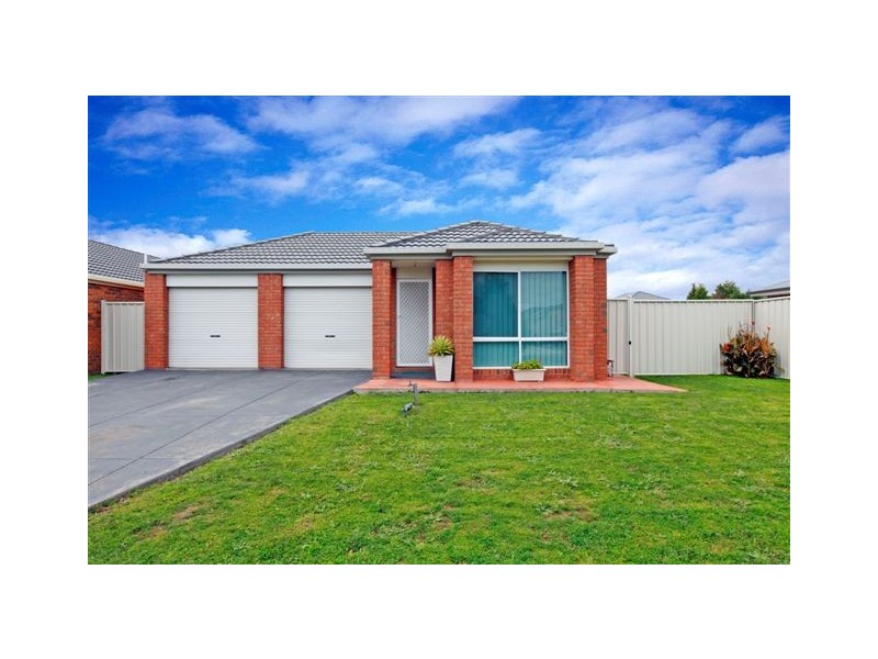 60 Mulberry Pass, Craigieburn VIC 3064