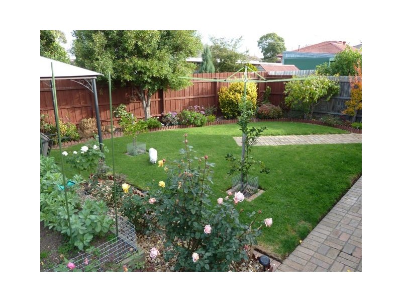 1 Aris Court, Craigieburn VIC 3064