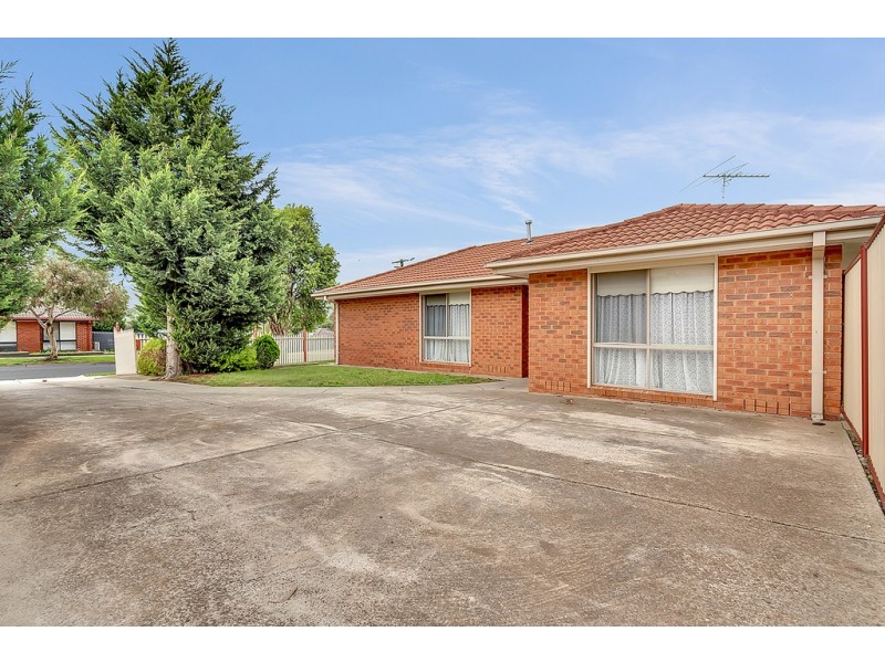 12 Gillingham Crescent, Craigieburn VIC 3064