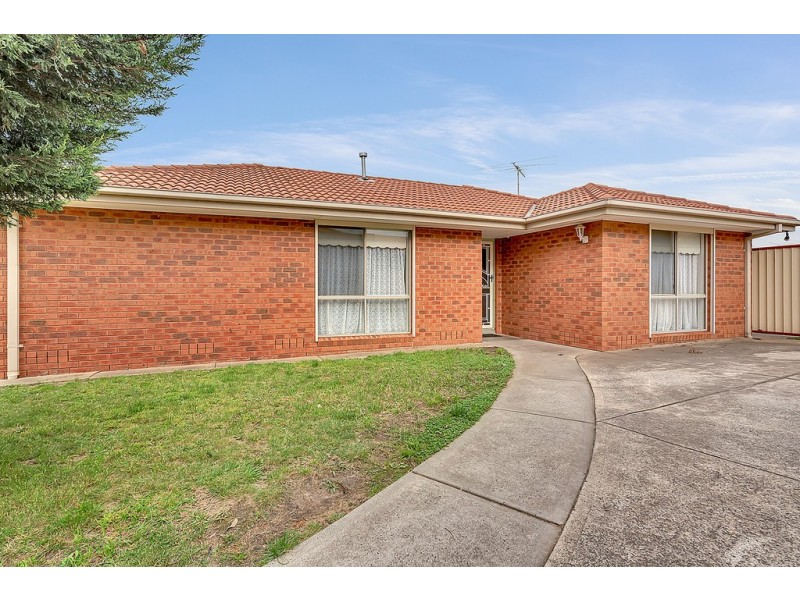 12 Gillingham Crescent, Craigieburn VIC 3064
