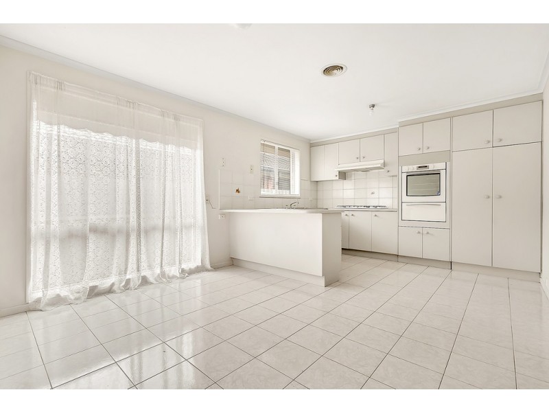 12 Gillingham Crescent, Craigieburn VIC 3064
