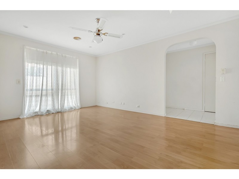 12 Gillingham Crescent, Craigieburn VIC 3064