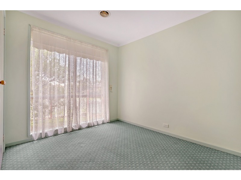 12 Gillingham Crescent, Craigieburn VIC 3064