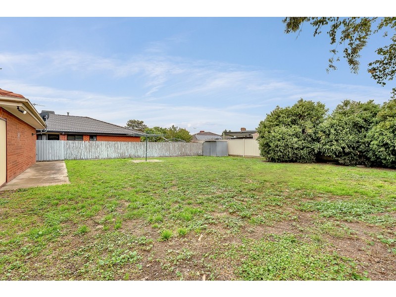 12 Gillingham Crescent, Craigieburn VIC 3064