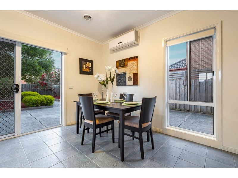 32 Garonne Circuit, Roxburgh Park VIC 3064