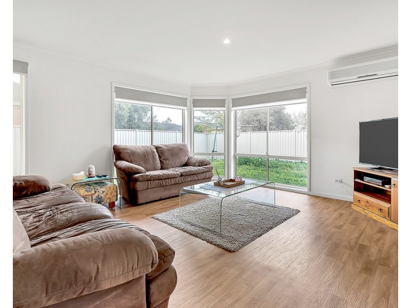 18 Foxglove Lane, Craigieburn VIC 3064