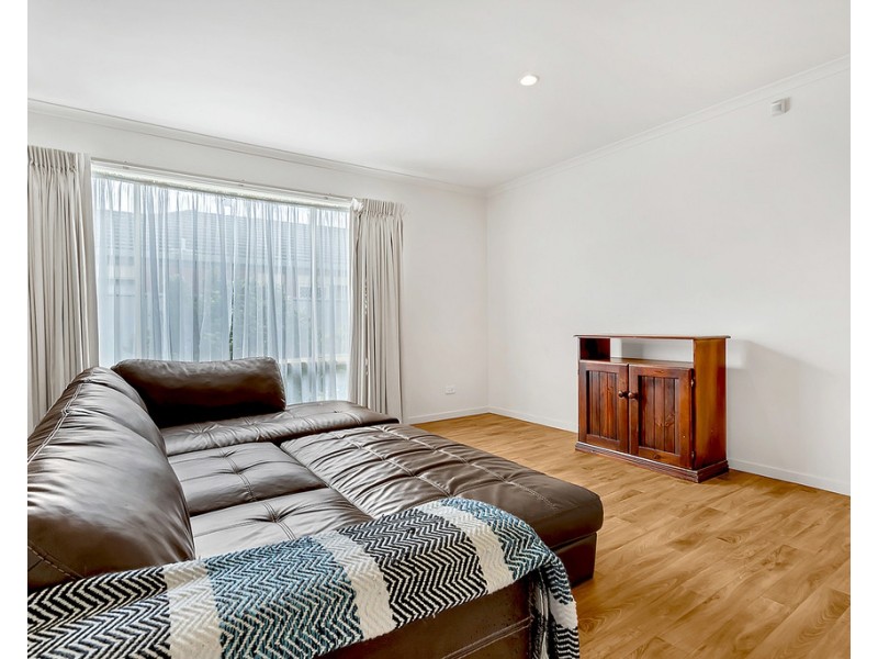 18 Foxglove Lane, Craigieburn VIC 3064