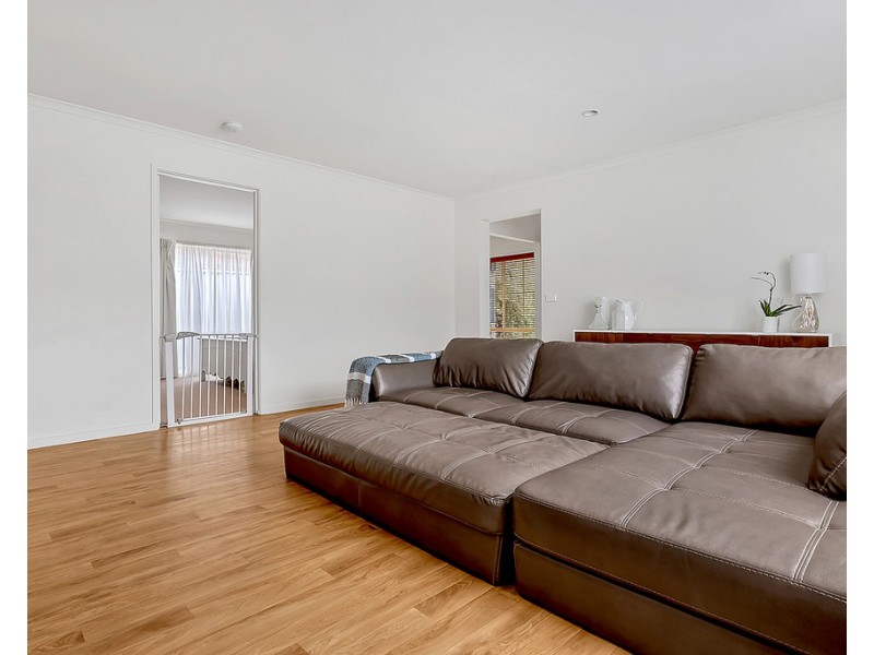 18 Foxglove Lane, Craigieburn VIC 3064