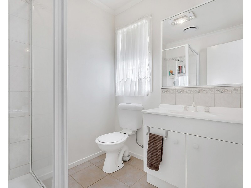 18 Foxglove Lane, Craigieburn VIC 3064