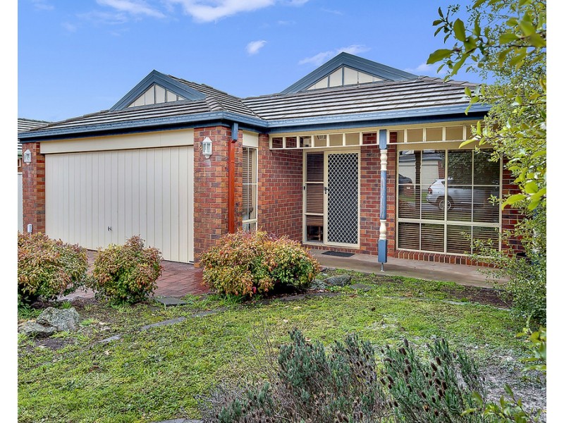 18 Foxglove Lane, Craigieburn VIC 3064