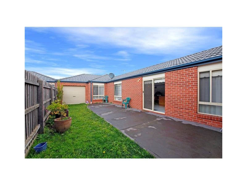 11 Severn Court, Roxburgh Park VIC 3064