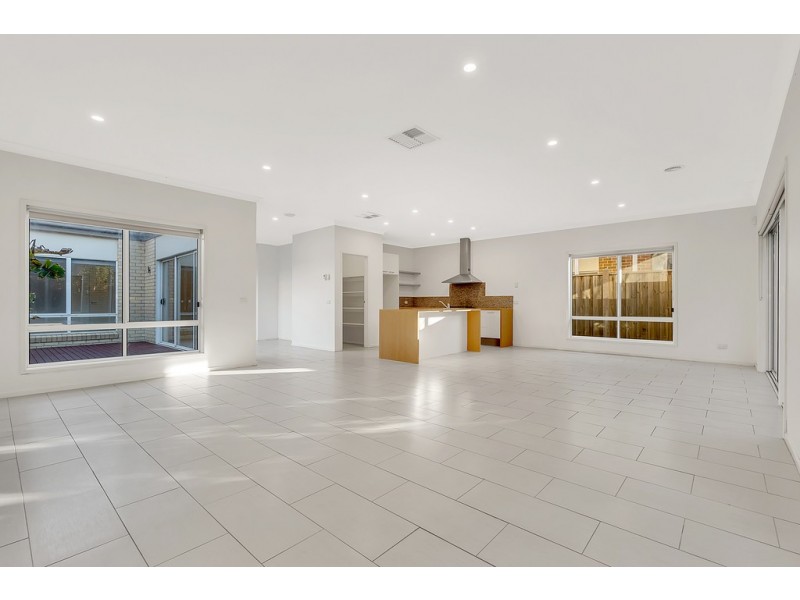 17 Grosvenor Square, Craigieburn VIC 3064