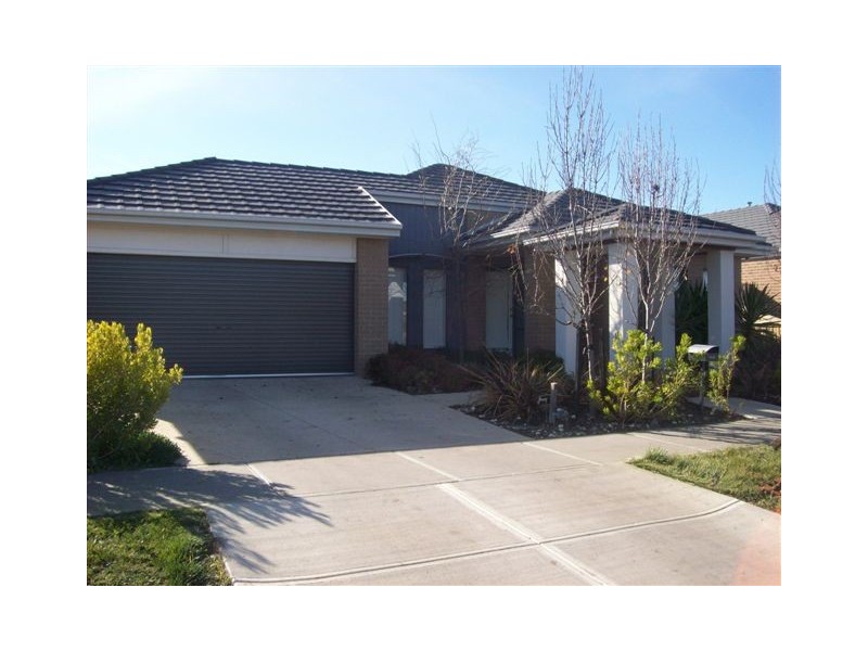 13 Grosvenor Square, Craigieburn VIC 3064