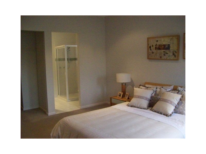 13 Grosvenor Square, Craigieburn VIC 3064