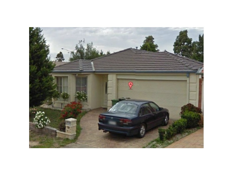 17 Reading Close, Roxburgh Park VIC 3064