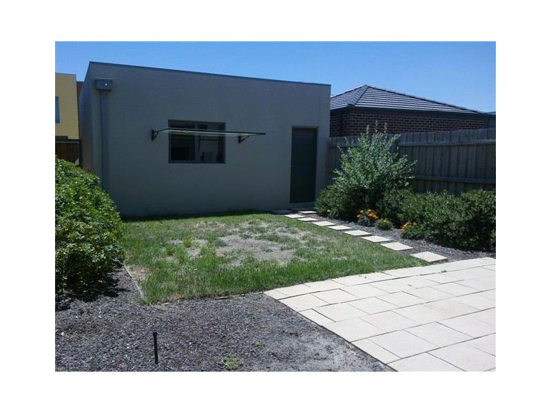 72 Hamilton Hume Parade, Craigieburn VIC 3064