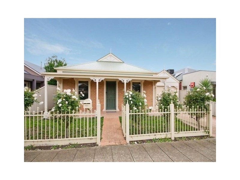 14 Long Island Circuit, Craigieburn VIC 3064