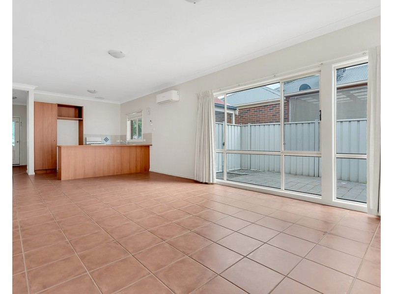 6 Larkwood Lane, Craigieburn VIC 3064