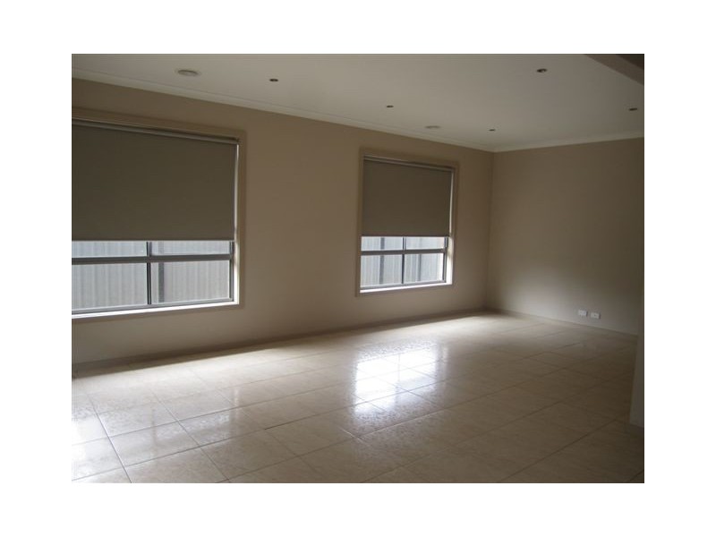 4 Wren Lane, Craigieburn VIC 3064