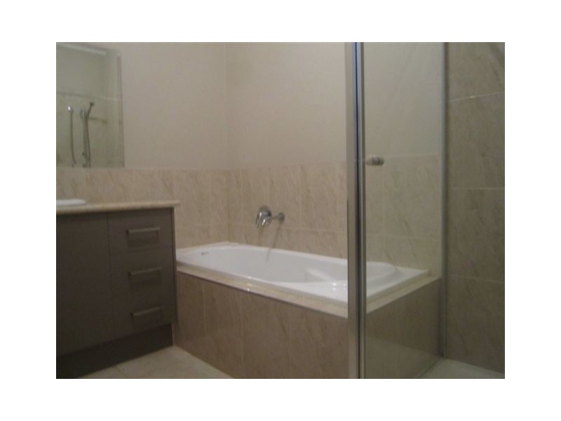 4 Wren Lane, Craigieburn VIC 3064