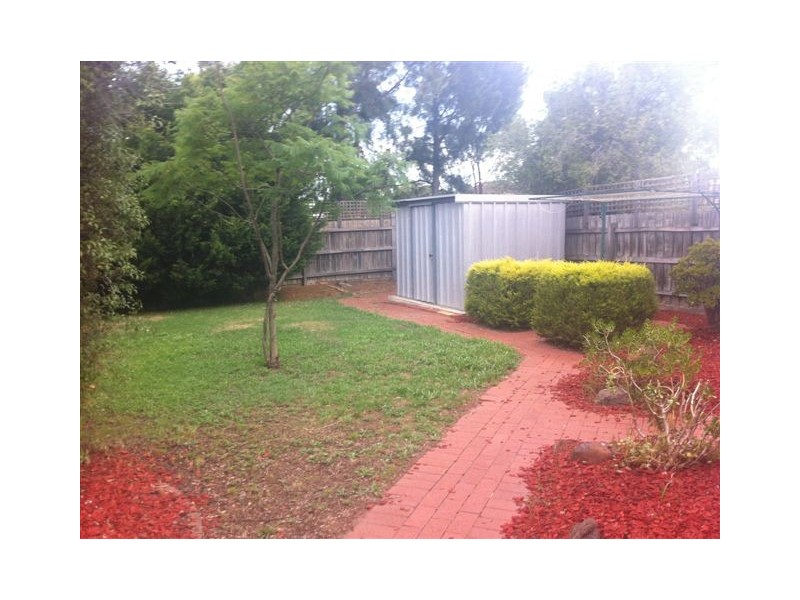 3 Foxton Place, Roxburgh Park VIC 3064