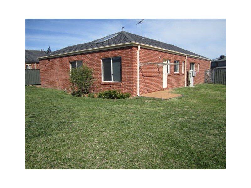 51 Mareeba Way, Craigieburn VIC 3064