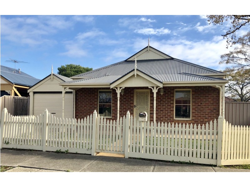 2 Avenel Gardens, Craigieburn VIC 3064