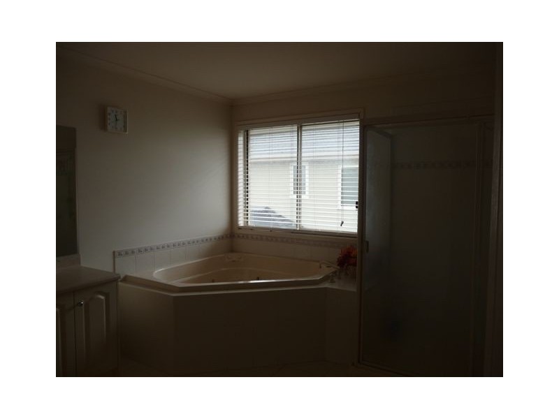 17 Parkside Rise, Craigieburn VIC 3064