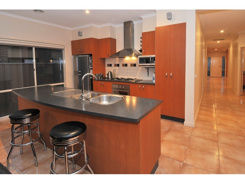 4 Explorers Place, Craigieburn VIC 3064