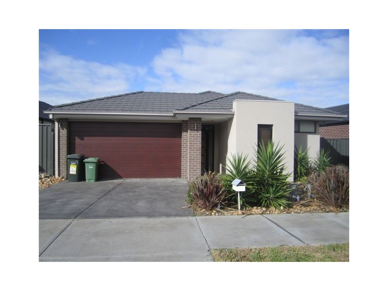 23 Black Range Avenue, Craigieburn VIC 3064