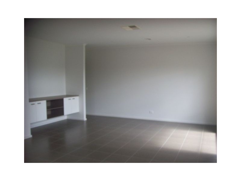 3 Nottingham Close, Craigieburn VIC 3064