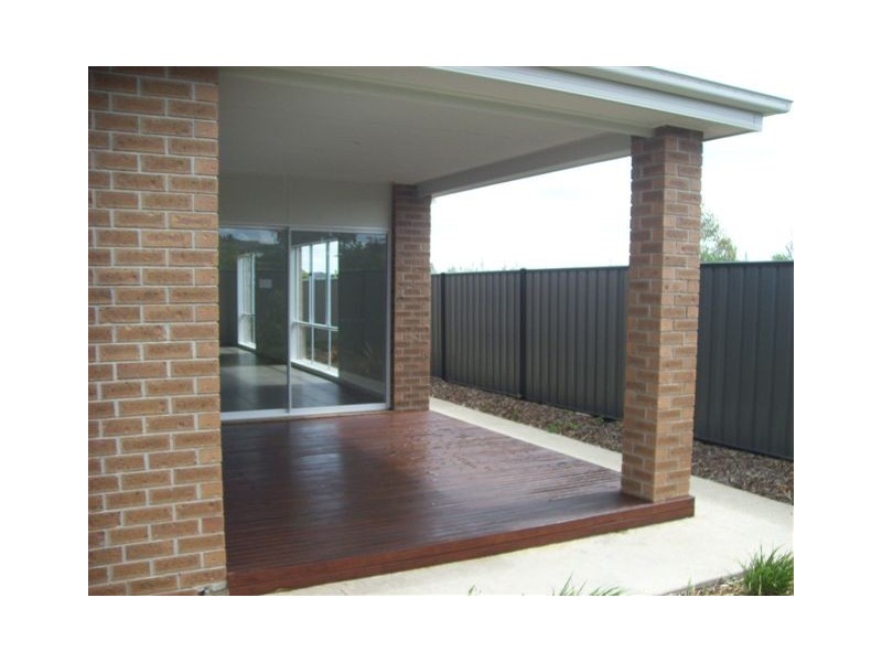 3 Nottingham Close, Craigieburn VIC 3064