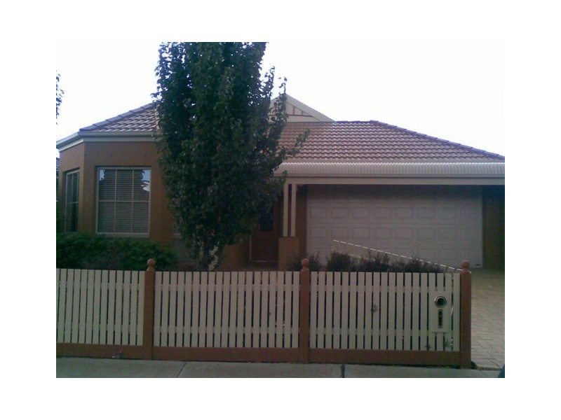 33 Princes Circuit, Craigieburn VIC 3064