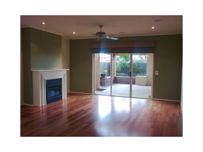 33 Princes Circuit, Craigieburn VIC 3064