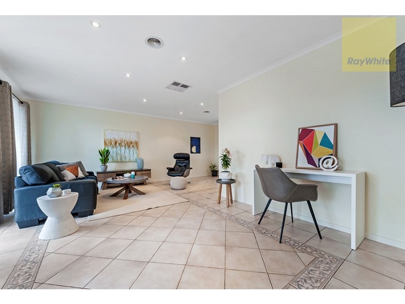 20 Yarcombe crescent, Craigieburn VIC 3064