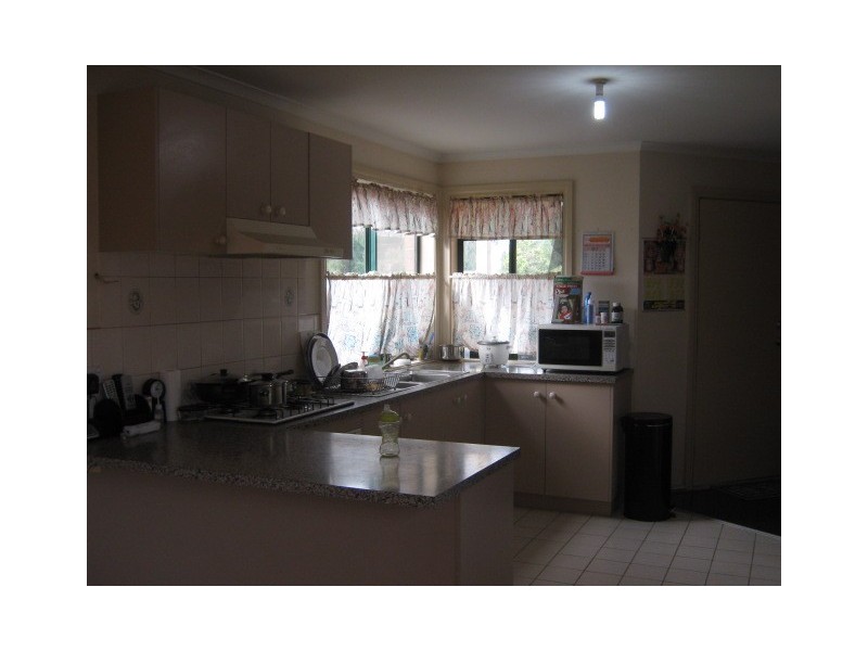18 Brecon Nook, Craigieburn VIC 3064