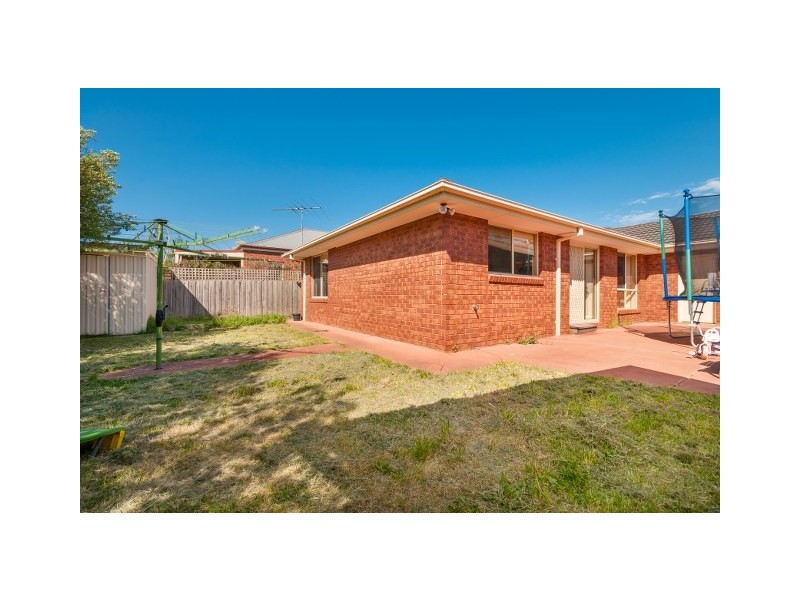 32 Cambridge Crescent, Roxburgh Park VIC 3064