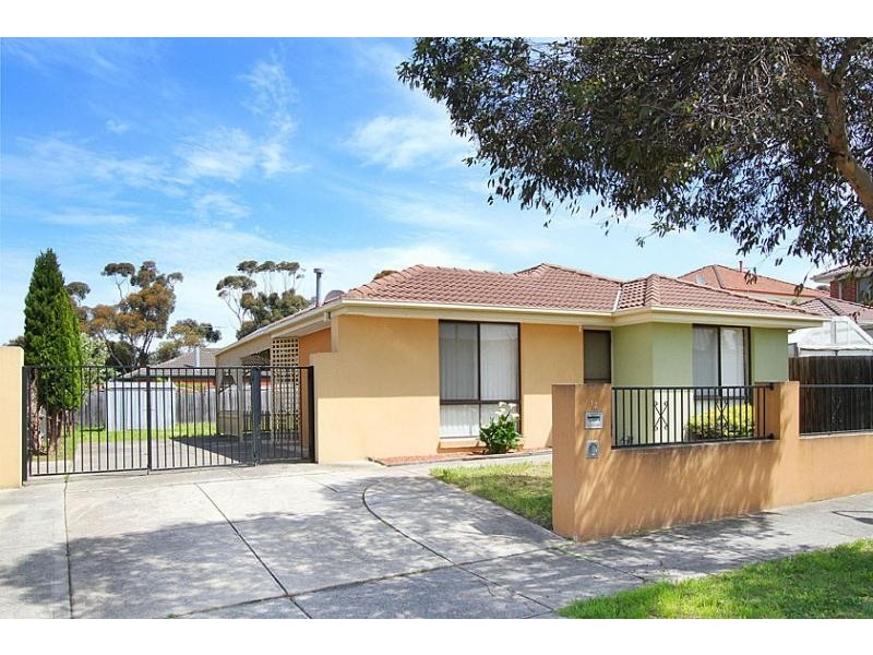 12 Hawker Avenue, Roxburgh Park VIC 3064