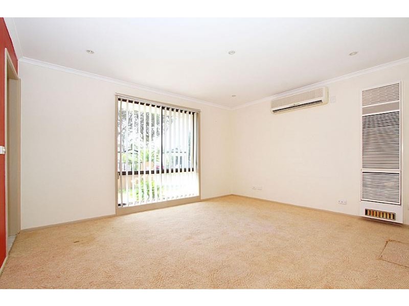 12 Hawker Avenue, Roxburgh Park VIC 3064