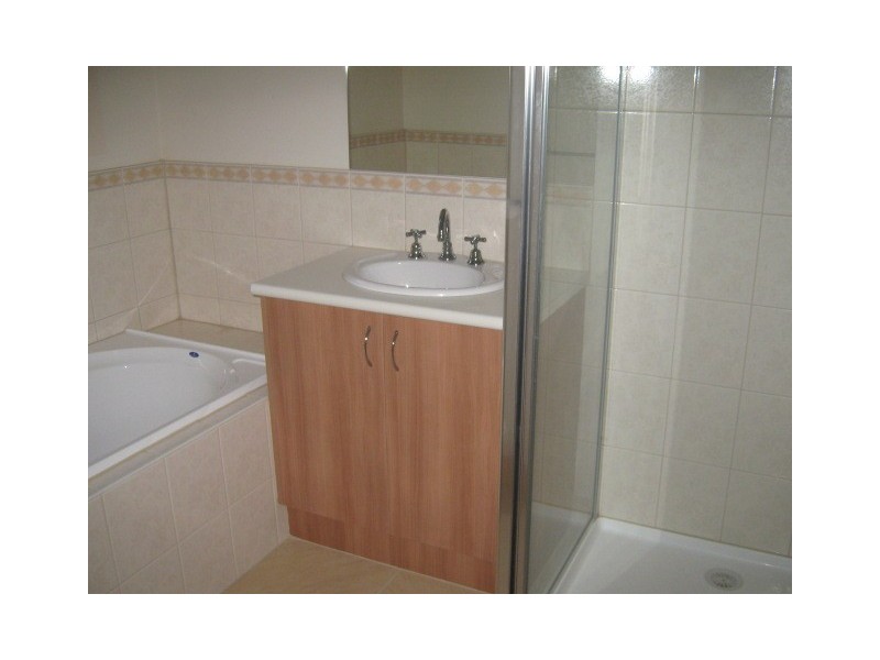 15 Brushwood Circuit, Roxburgh Park VIC 3064