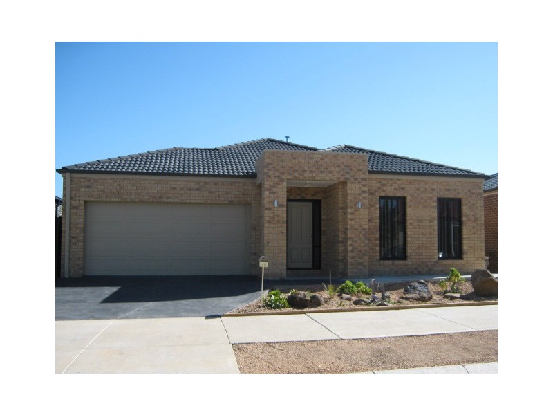 25 Greenham Avenue, Craigieburn VIC 3064