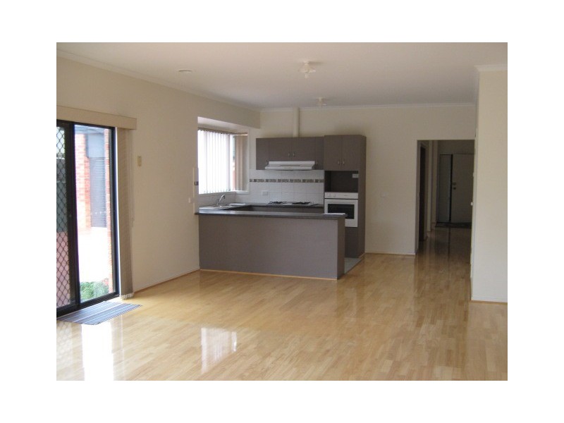 40 Malcolm Creek Parade, Craigieburn VIC 3064