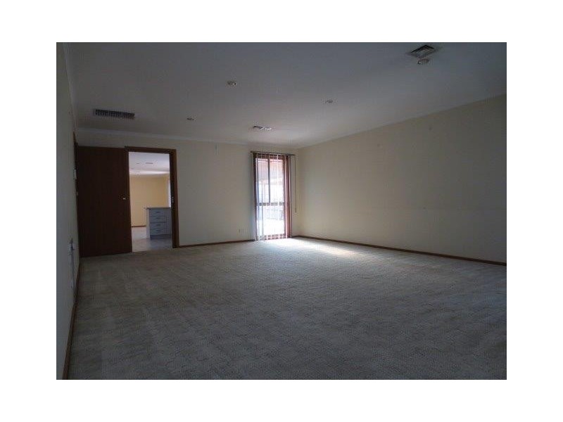 21 Abercarn Avenue, Craigieburn VIC 3064