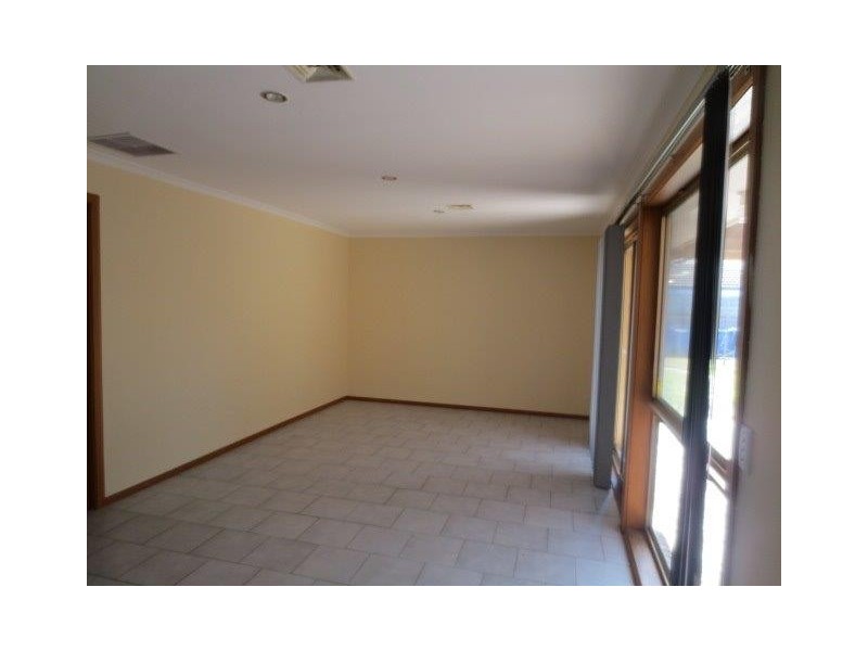 21 Abercarn Avenue, Craigieburn VIC 3064