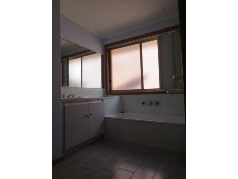 21 Abercarn Avenue, Craigieburn VIC 3064