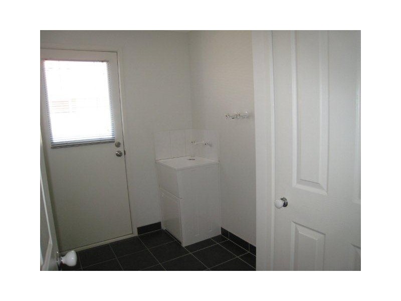 8 Eastwood Place, Craigieburn VIC 3064